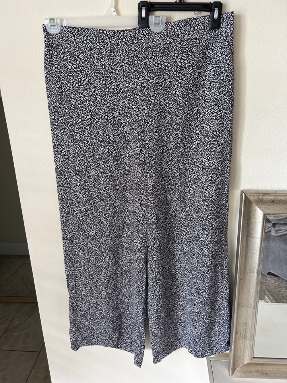Loft black white animal print wide leg pull on summer pants XL boho comfy rayon